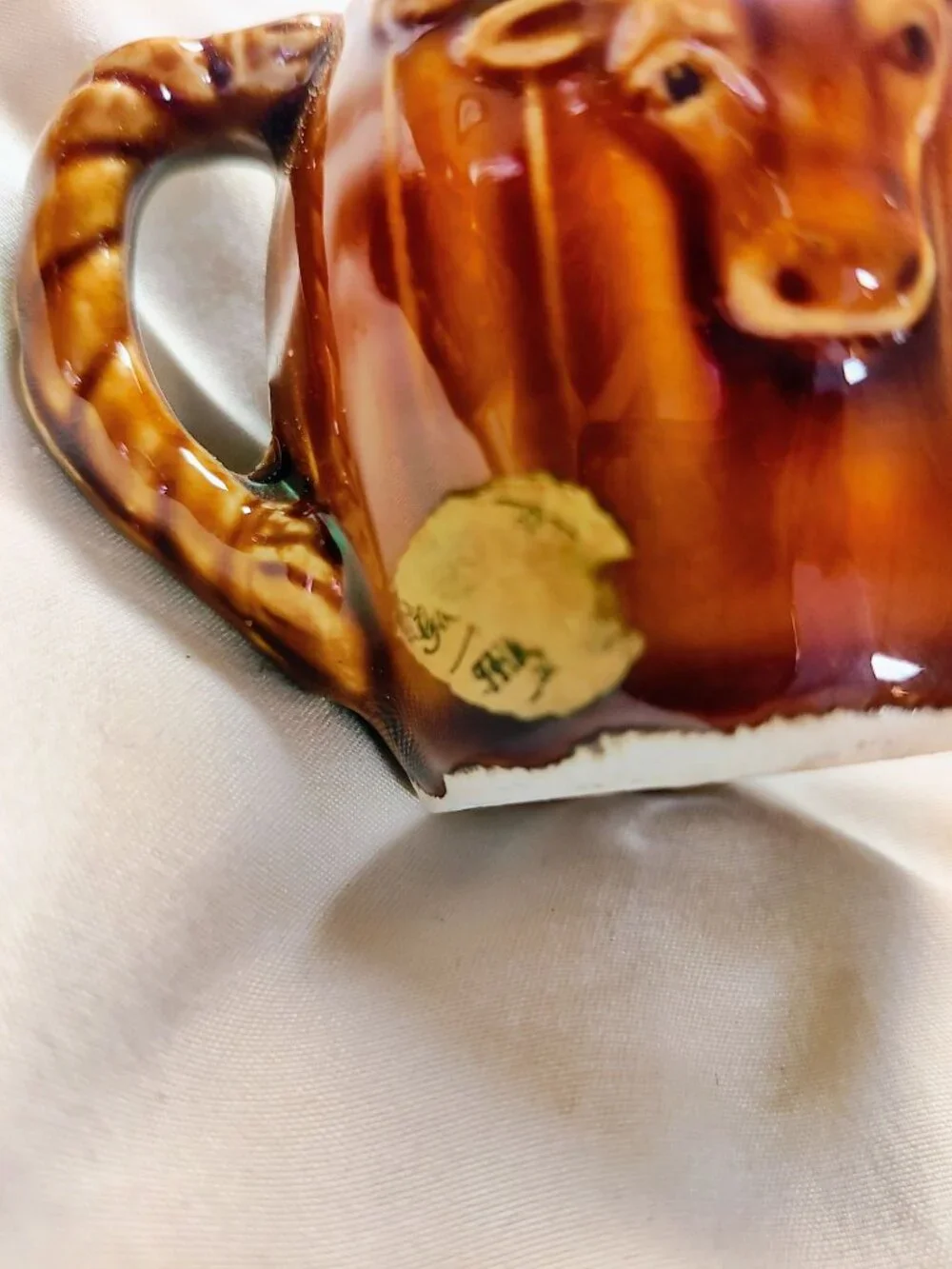 Vintage Texas Longhorn Ceramic Salt & Pepper Shakers Brown Glaze With Yellow Sta
